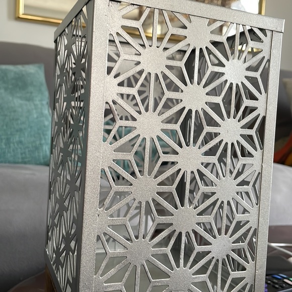 YANKEE CANDLE PILLAR CANDLE HOLDER - Picture 2 of 6